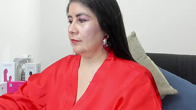 kiraGeiner online show from 11-15-25, 01:03