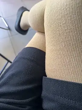 sharon-Hanna online show from 12-14-25, 01:44