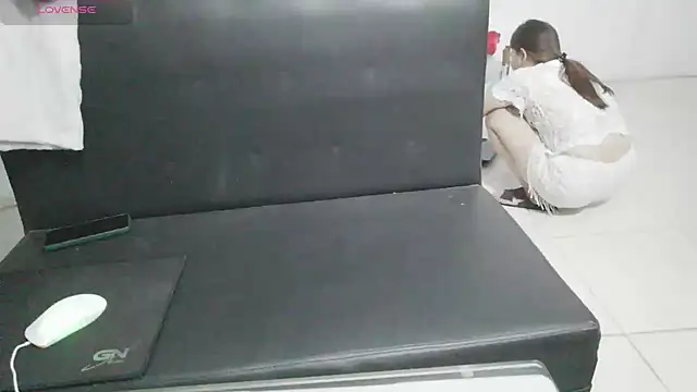 Owe chan online show from 10-10-25, 01:10