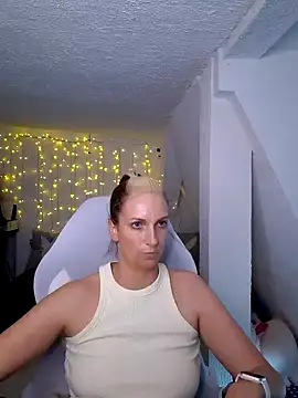 SexyJulia21 online show from 03-07-25, 12:45