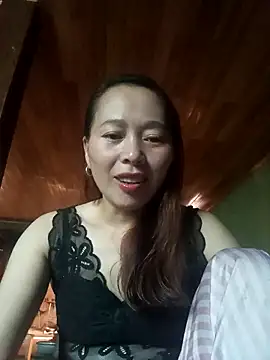 Snapshot of Bianly chatting on 10-13-25, 12:21 Bianly online show from 10-13-25, 12:21