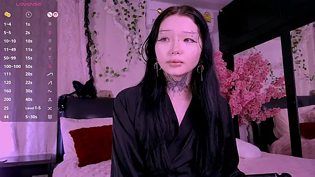 Snapshot of Lein_Bone chatting on 11-01-25, 12:12 Lein Bone online show from 11-01-25, 12:12