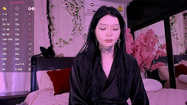 Snapshot of Lein_Bone chatting on 11-02-25, 12:24 Lein Bone online show from 11-02-25, 12:24