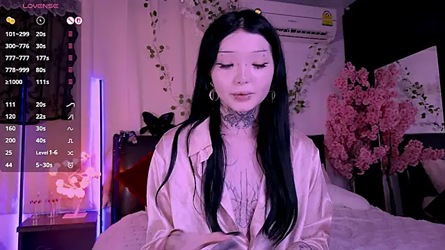 Snapshot of Lein_Bone chatting on 11-13-25, 12:09 Lein Bone online show from 11-13-25, 12:09