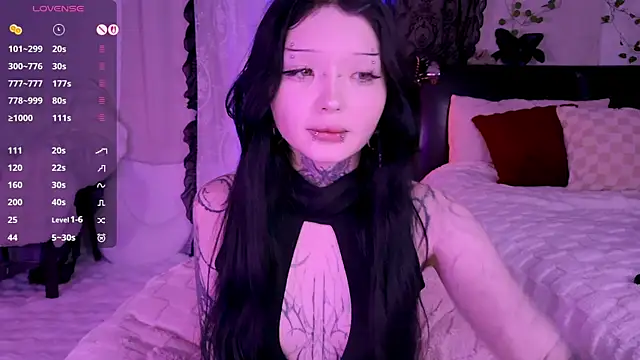 Snapshot of Lein_Bone chatting on 11-24-25, 12:10 Lein Bone online show from 11-24-25, 12:10