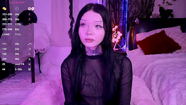 Snapshot of Lein_Bone chatting on 11-27-25, 12:24 Lein Bone online show from 11-27-25, 12:24