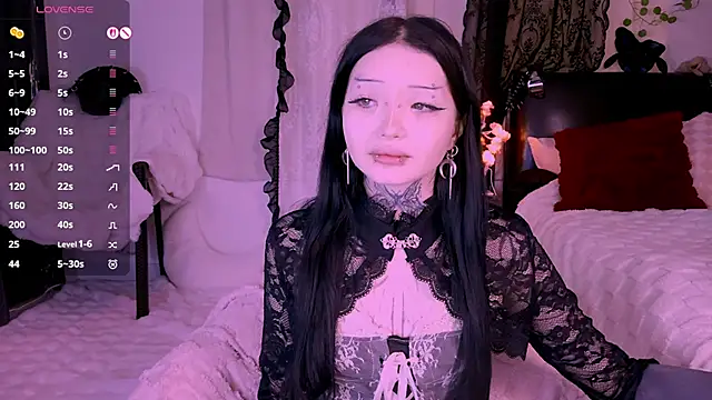 Snapshot of Lein_Bone chatting on 12-04-25, 12:09 Lein Bone online show from 12-04-25, 12:09