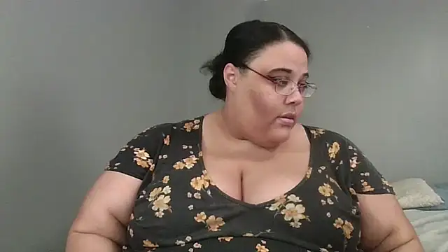 Snapshot of SexyBBW10790 chatting on 04-29-26, 05:30 SexyBBW10790 online show from 04-29-26, 05:30