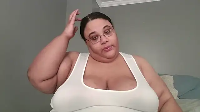 Snapshot of SexyBBW10790 chatting on 05-16-26, 02:05 SexyBBW10790 online show from 05-16-26, 02:05