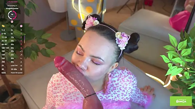 Snapshot of bllowwoww chatting on 10-30-25, 08:27 bllowwoww online show from 10-30-25, 08:27