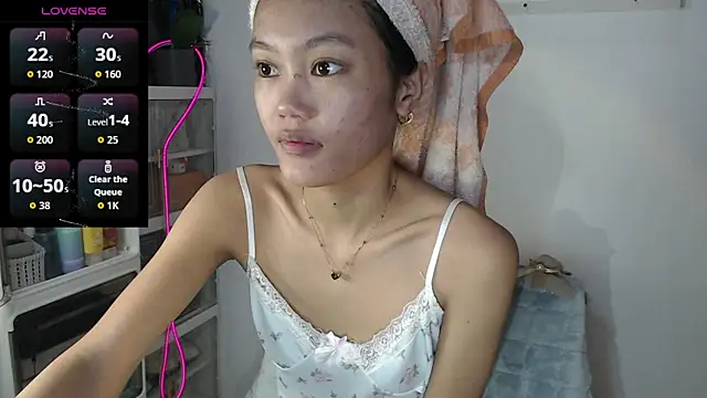 Snapshot of skinny_gracie chatting on 06-09-26, 02:23 skinny gracie online show from 06-09-26, 02:23
