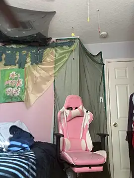 Snapshot of Odinaniix chatting on 11-05-25, 03:45 Odinaniix online show from 11-05-25, 03:45