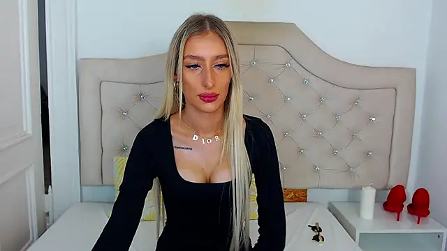 Snapshot of NatalieSensual chatting on 10-25-25, 07:49 NatalieSensual online show from 10-25-25, 07:49