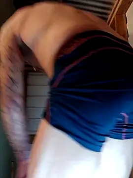 ShawnandDani7074 online show from 02-12-26, 07:47