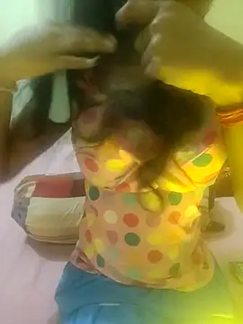 Snapshot of Snaya-baby chatting on 09-12-25, 10:37 Snaya-baby online show from 09-12-25, 10:37