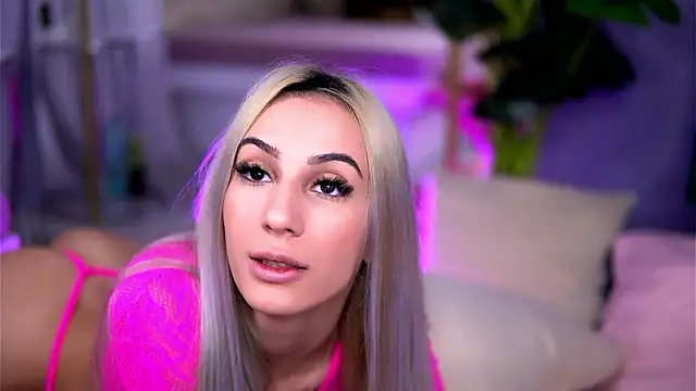 AwaLynch online show from 02-14-26, 05:04