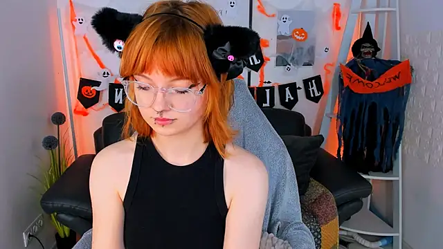 Snapshot of sweet_mika18 chatting on 10-17-25, 07:38 sweet mika18 online show from 10-17-25, 07:38