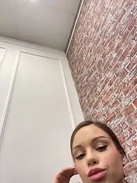 MarilynNova online show from 12-21-25, 04:08