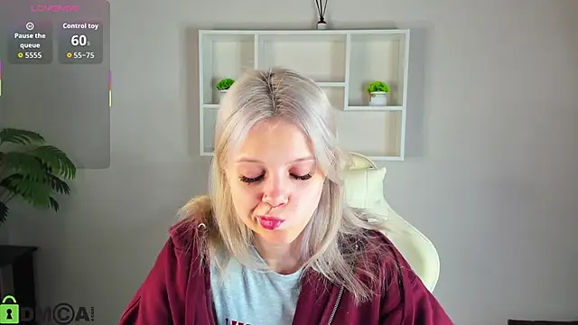 Allice Cox online show from 10-10-25, 01:04