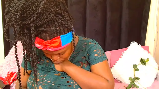 AmazingDarkDoll online show from 09-24-25, 03:04