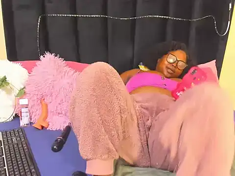 AmazingDarkDoll online show from 01-19-26, 07:01