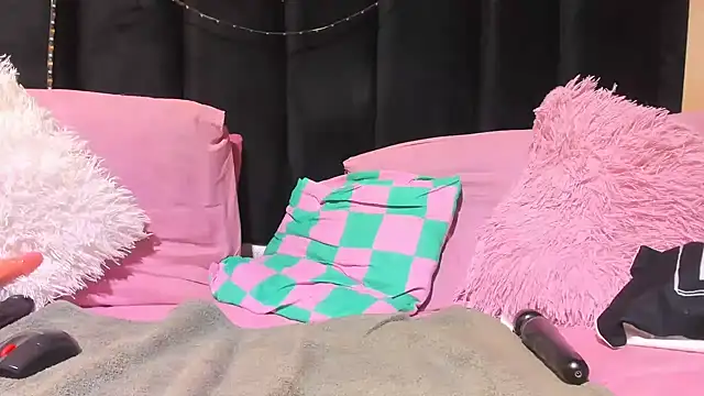 AmazingDarkDoll online show from 03-19-26, 06:50