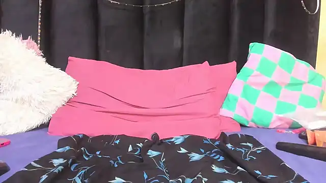 AmazingDarkDoll online show from 04-15-26, 10:32