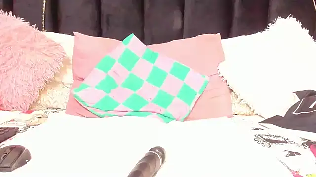 AmazingDarkDoll online show from 04-27-26, 07:50