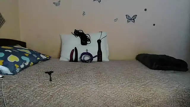 Snapshot of Danna-Sofia chatting on 09-23-25, 04:59 Danna-Sofia online show from 09-23-25, 04:59