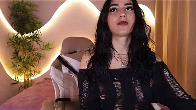 Snapshot of Emma_and_Issac chatting on 10-06-25, 04:54 Emma and Issac online show from 10-06-25, 04:54