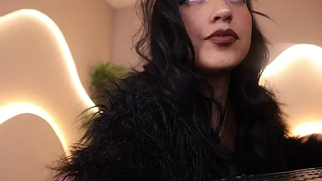 Snapshot of Emma_and_Issac chatting on 10-16-25, 06:36 Emma and Issac online show from 10-16-25, 06:36