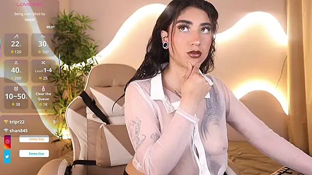 Snapshot of Emma_and_Issac chatting on 10-17-25, 04:15 Emma and Issac online show from 10-17-25, 04:15