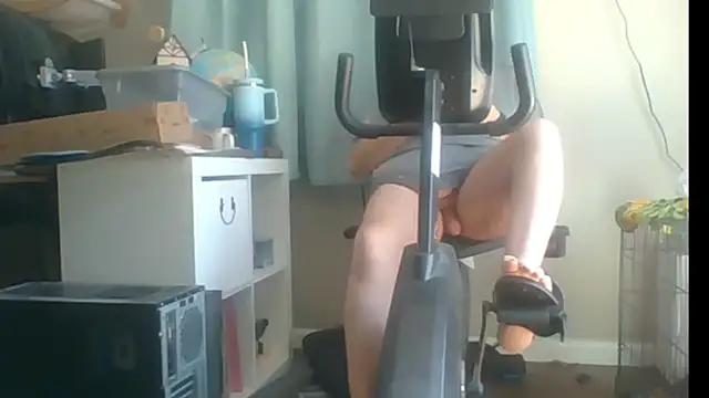 Snapshot of DareGoneWrong chatting on 03-11-26, 12:05 DareGoneWrong online show from 03-11-26, 12:05