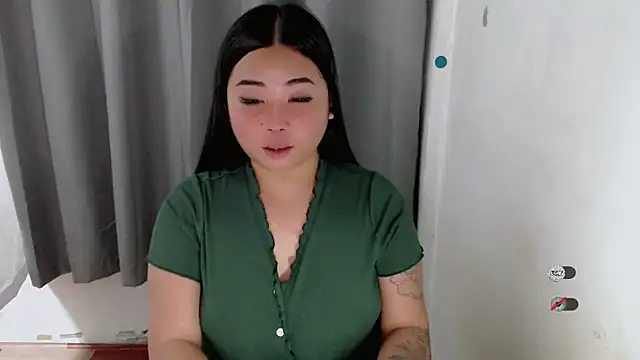 Yhana Slut online show from 09-14-25, 08:41