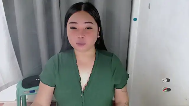 Yhana Slut online show from 09-17-25, 05:42