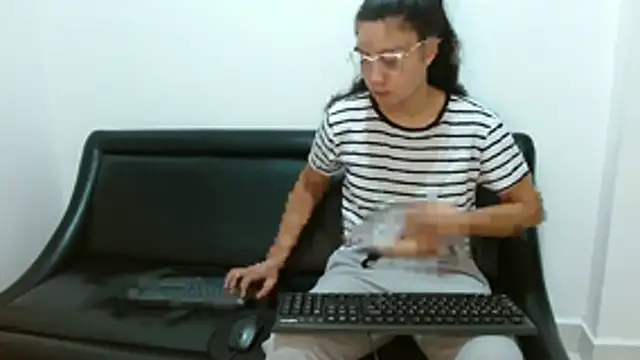 Arieeel 09 online show from 10-17-25, 11:18