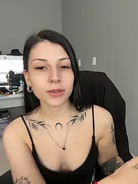 Snapshot of Privad_ravenna chatting on 10-21-25, 03:02 Privad ravenna online show from 10-21-25, 03:02