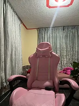 laure torres online show from 10-30-25, 08:38