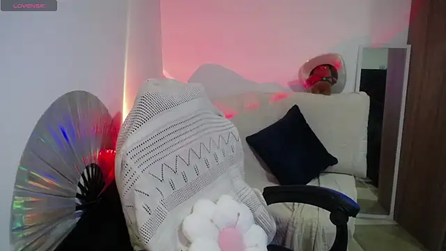 Snapshot of immisssilver chatting on 10-08-25, 01:58 immisssilver online show from 10-08-25, 01:58