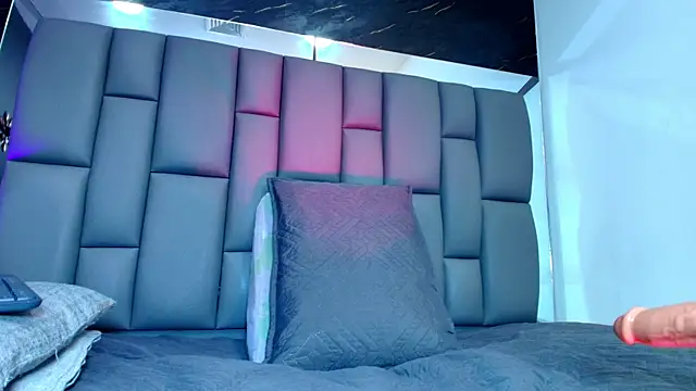 Snapshot of Roxana_gomez chatting on 10-08-25, 03:15 Roxana gomez online show from 10-08-25, 03:15