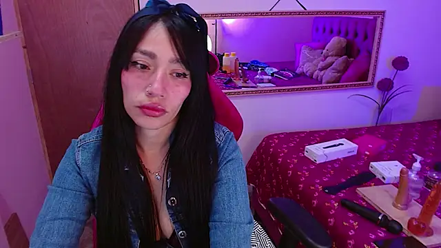 Snapshot of IVET_CUTE1 chatting on 05-30-26, 03:58 IVET CUTE1 online show from 05-30-26, 03:58