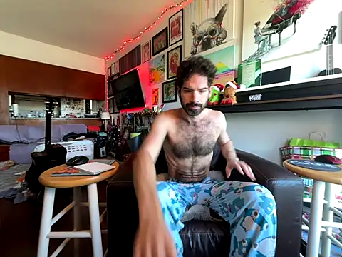 Pupscritch online show from 12-15-25, 06:34