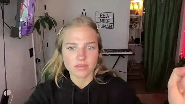 sweetceeme online show from 10-20-25, 03:18