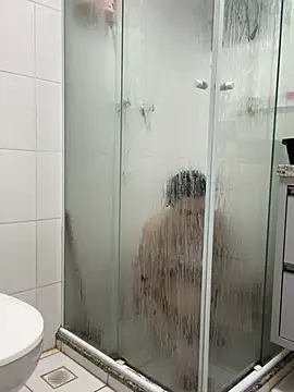 yumi-hot online show from 04-06-26, 04:52