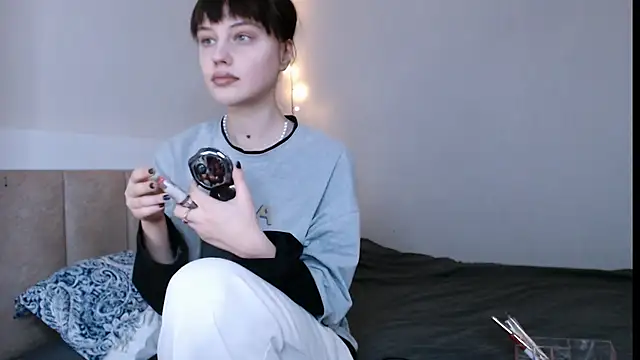 Snapshot of Pizda-Drozda chatting on 12-16-25, 01:21 Pizda-Drozda online show from 12-16-25, 01:21