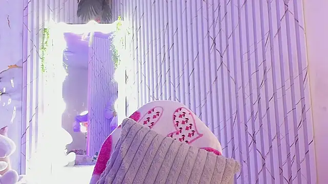 Naomy tay1 online show from 04-19-26, 03:17