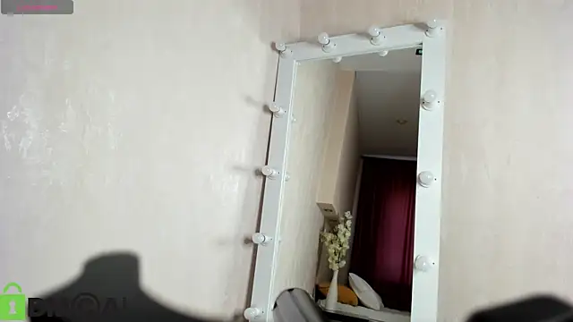 Elle Ellise online show from 10-01-25, 06:41