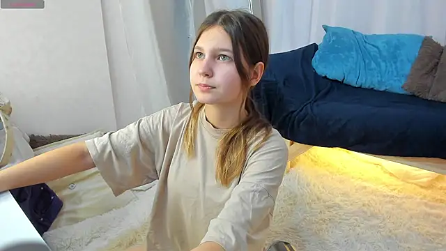 Elle Ellise online show from 10-31-25, 08:37