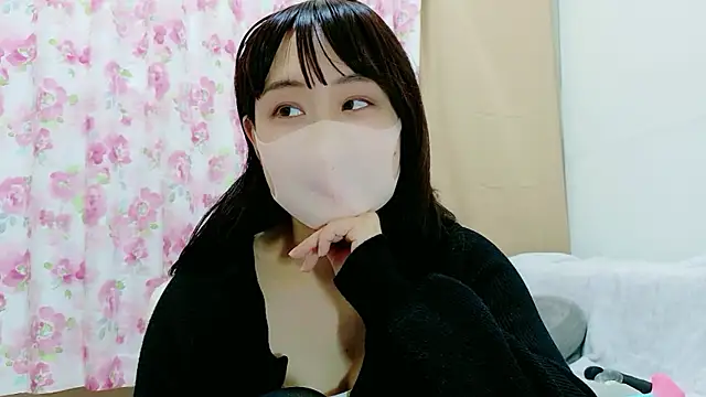 Snapshot of RenaFcup chatting on 02-18-26, 12:34 RenaFcup online show from 02-18-26, 12:34