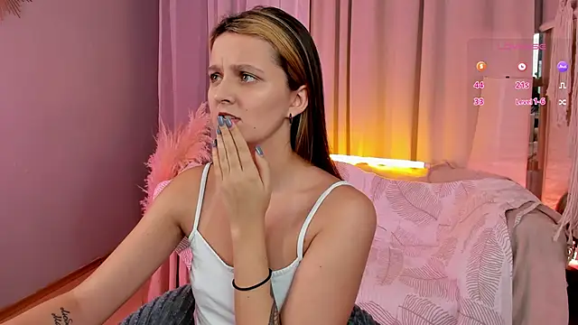 Snapshot of LilLisa chatting on 11-08-25, 04:29 LilLisa online show from 11-08-25, 04:29